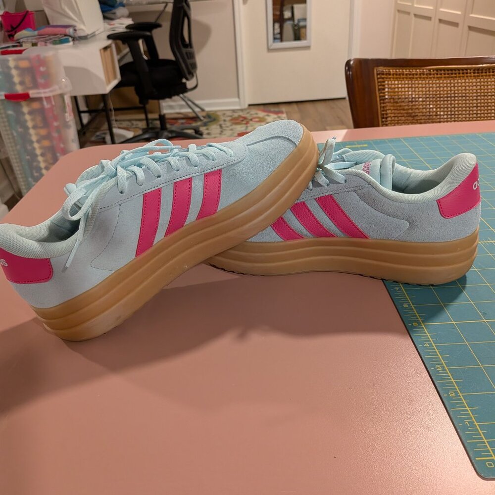 Women's VL Court Bold Platform Sneaker - Picture 2 of 8